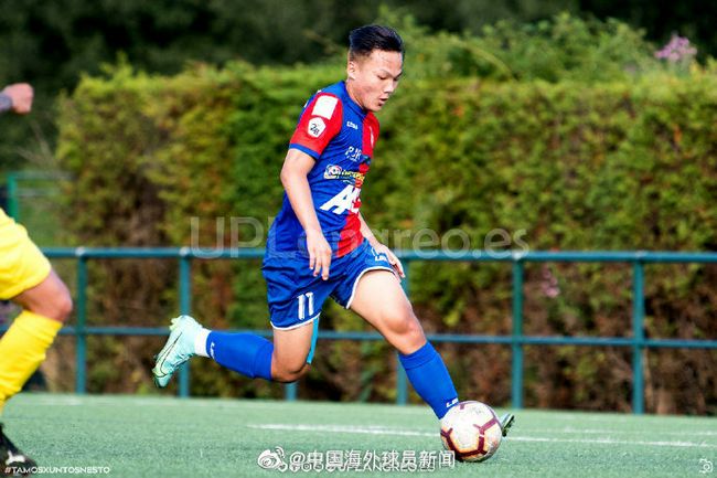 不知火舞和三个小孩